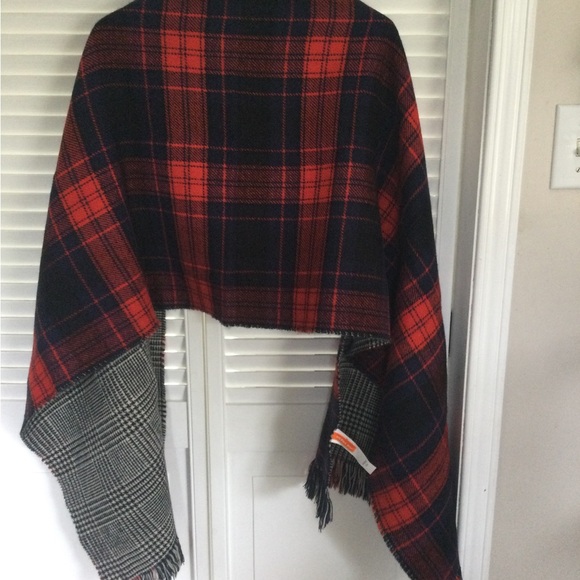 Joe Fresh Reversible Winter Scarf/Wrap - Picture 2 of 6
